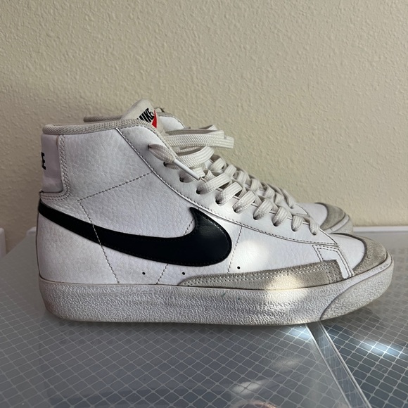Nike Blazers - Picture 3 of 9